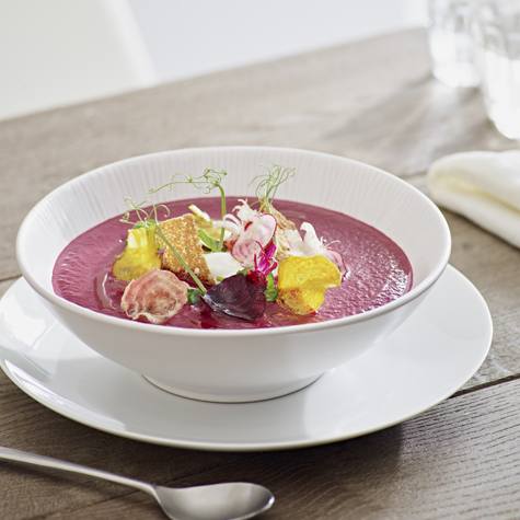 Gazpacho De Remolacha Con Cuajada De Cabra